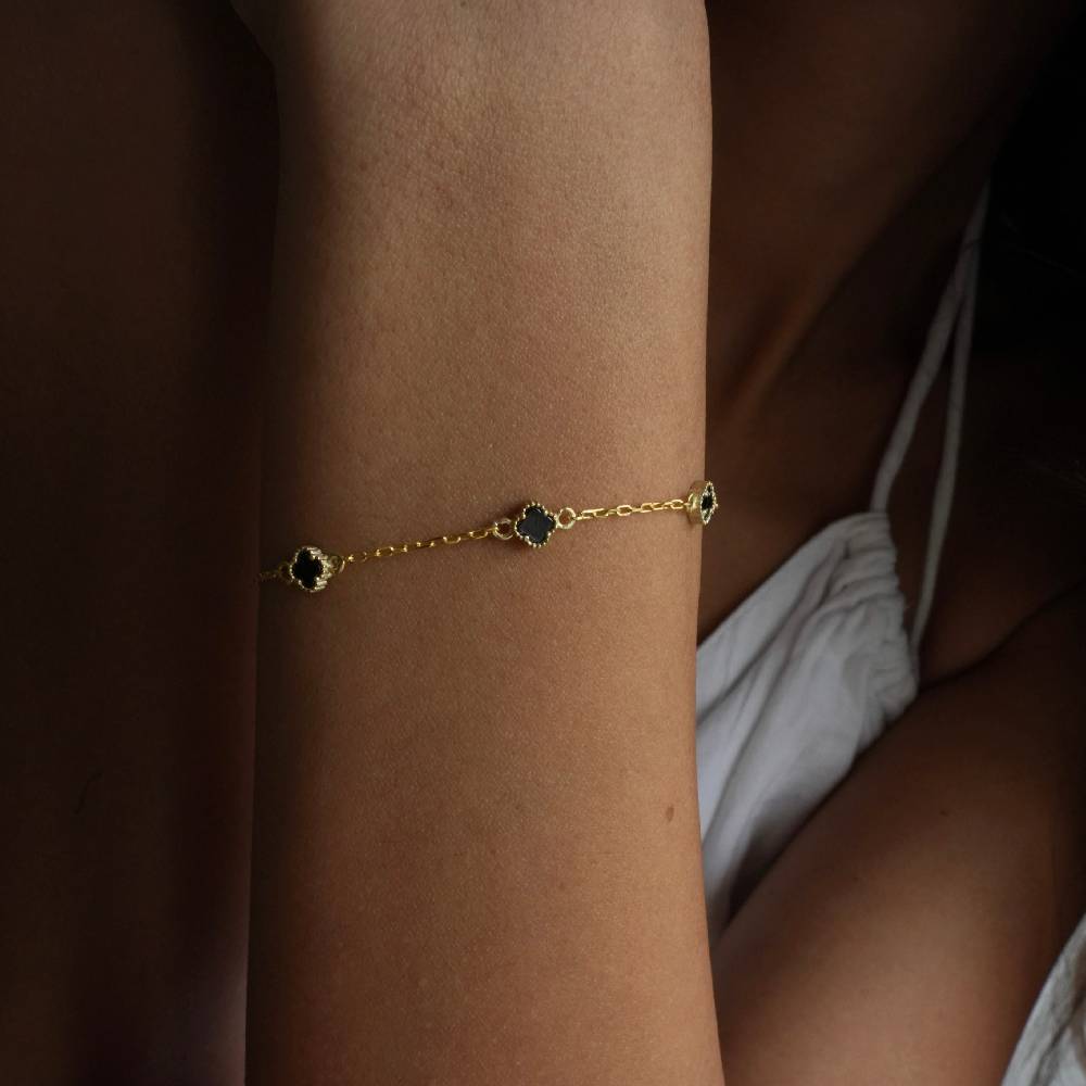 Kardelen MINIMAL SCHWARZE KLEE ARMKETTE - 925 SILBER