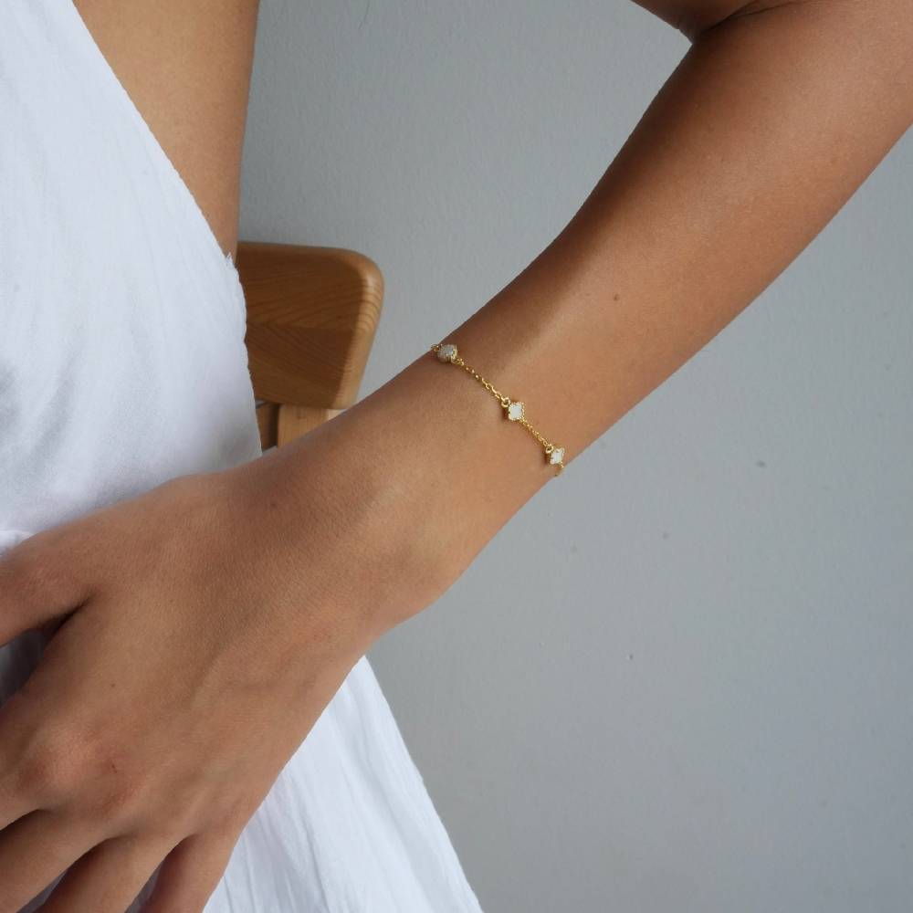 Kardelen MINIMAL WEISSE KLEE ARMKETTE - 925 SILBER