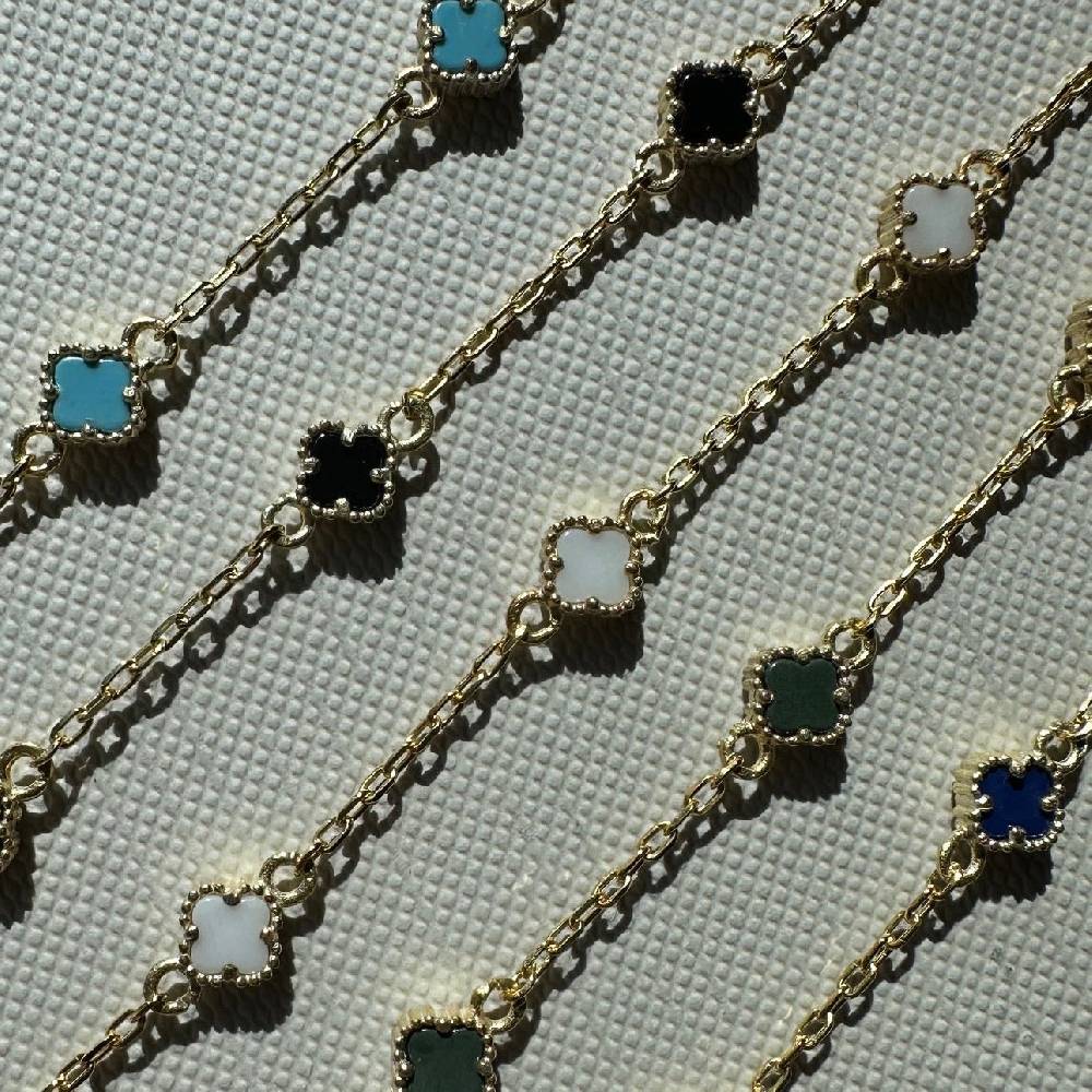 Kardelen MINIMAL WEISSE KLEE ARMKETTE - 925 SILBER