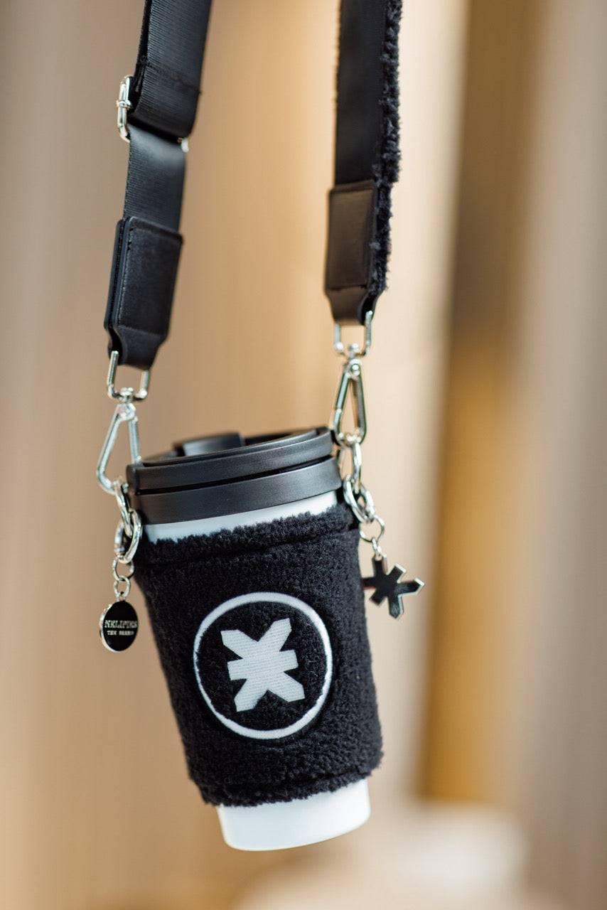 Karo Kauer Cupholder Nelipies x Karo Kauer