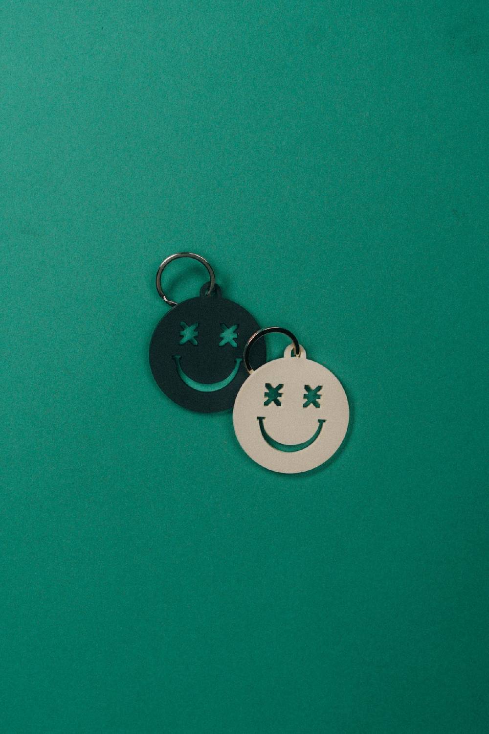 Karo Kauer Keychain Smiley Black