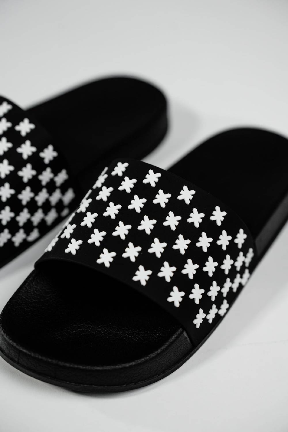 Karo Kauer Slipper Logo