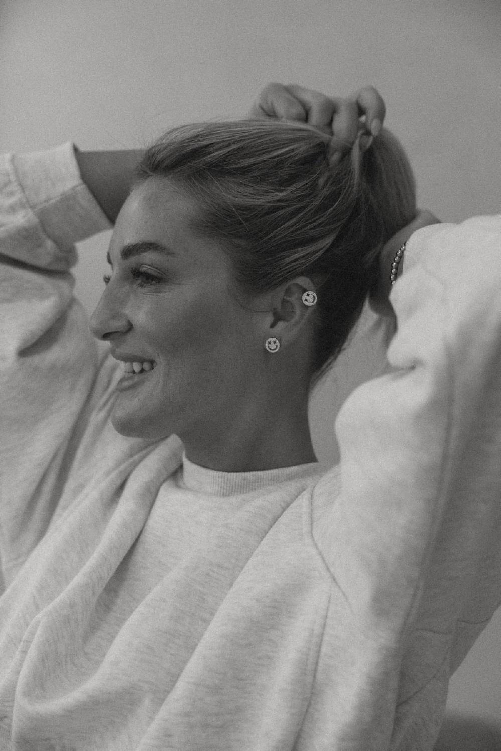 Karo Kauer Smile Studs Sparkle Silver