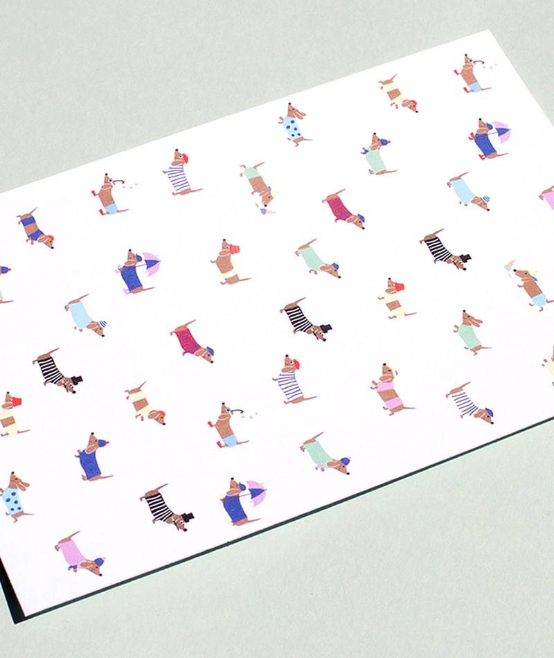 KAUF DICH GLüCKLICH Postkarte Dackel AOP