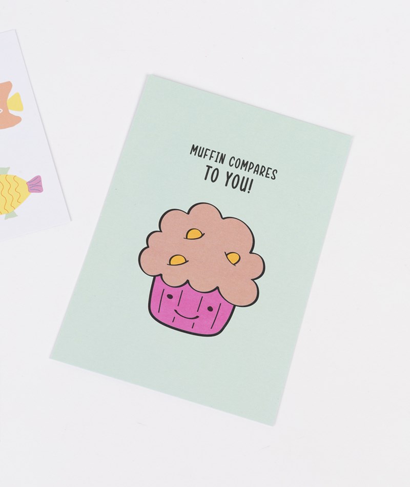 KAUF DICH GLüCKLICH Postkarte Muffin Grün