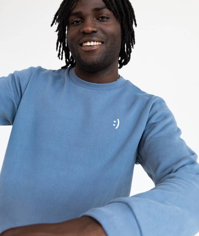 KAUF DICH GLüCKLICH Sweater Smiley Hellblau aus Bio-Baumwolle