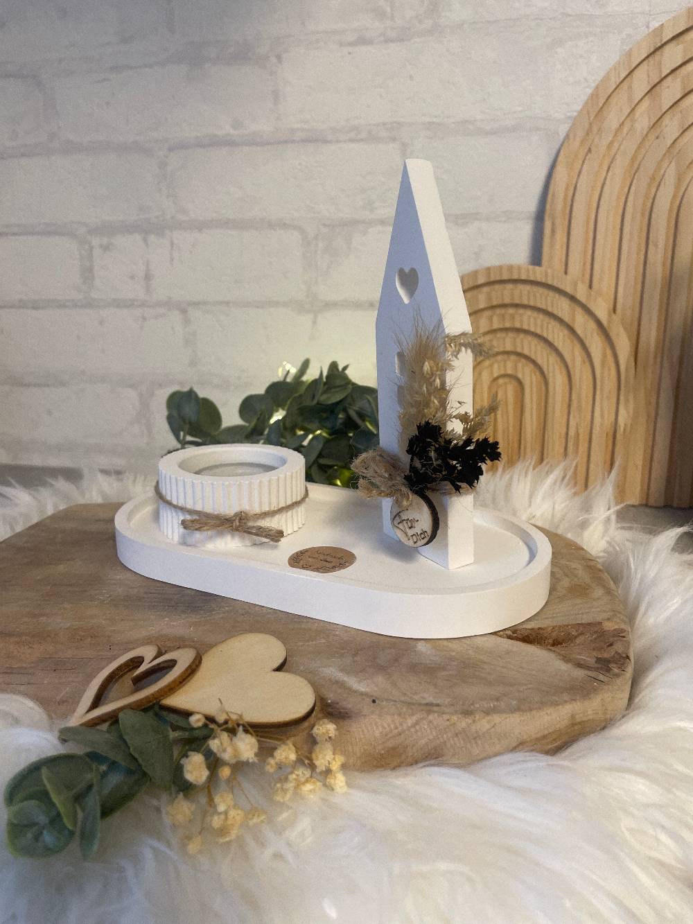 KB Socken Beton Raysin Häuser Deko, Tablett Mit Kerzenhalter Und Haus, Deko Weiß, Wohn Geschenk Idee Deko, Trockenblumen, Keraflott, Keramik