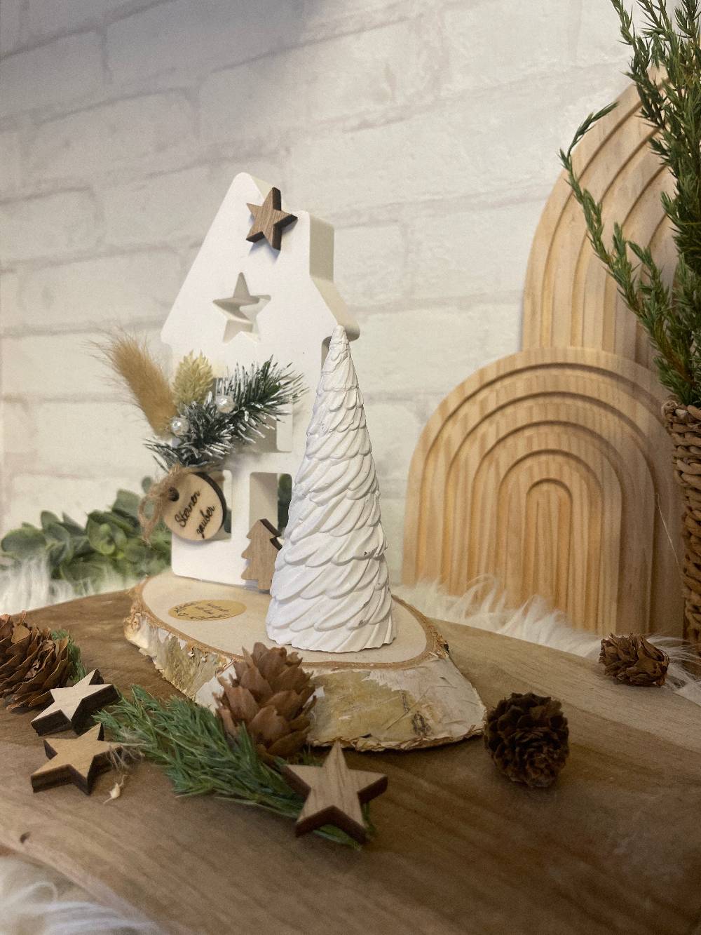 KB Socken Häuschen Deko Auf Birkenholzscheibe , Weihnachtsdeko, Advent Deko, Deko Wohnzimmer, Keraflott Deko Weihnachtshaus, Tisch Deko Advent