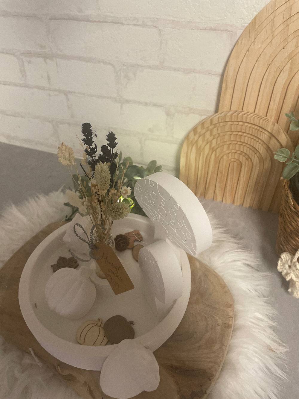 KB Socken Herbst Deko Teller Set Pilze, Dekoration, " Herbstgefühle", Graviert, Beton Deko, Trockenblumen, Kürbisse, Eichel, Herbstblätter,