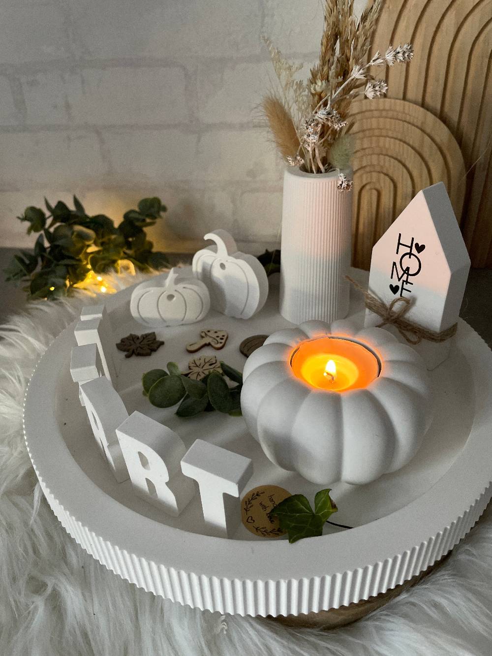 KB Socken Herbst Teller Set Rund Mit Kürbisse, Vase, Trockenblumen Und Buchstaben "Herbst" Beton Kerafkott, Deko Wohnzimmer, Geschenk, Mitbringsel