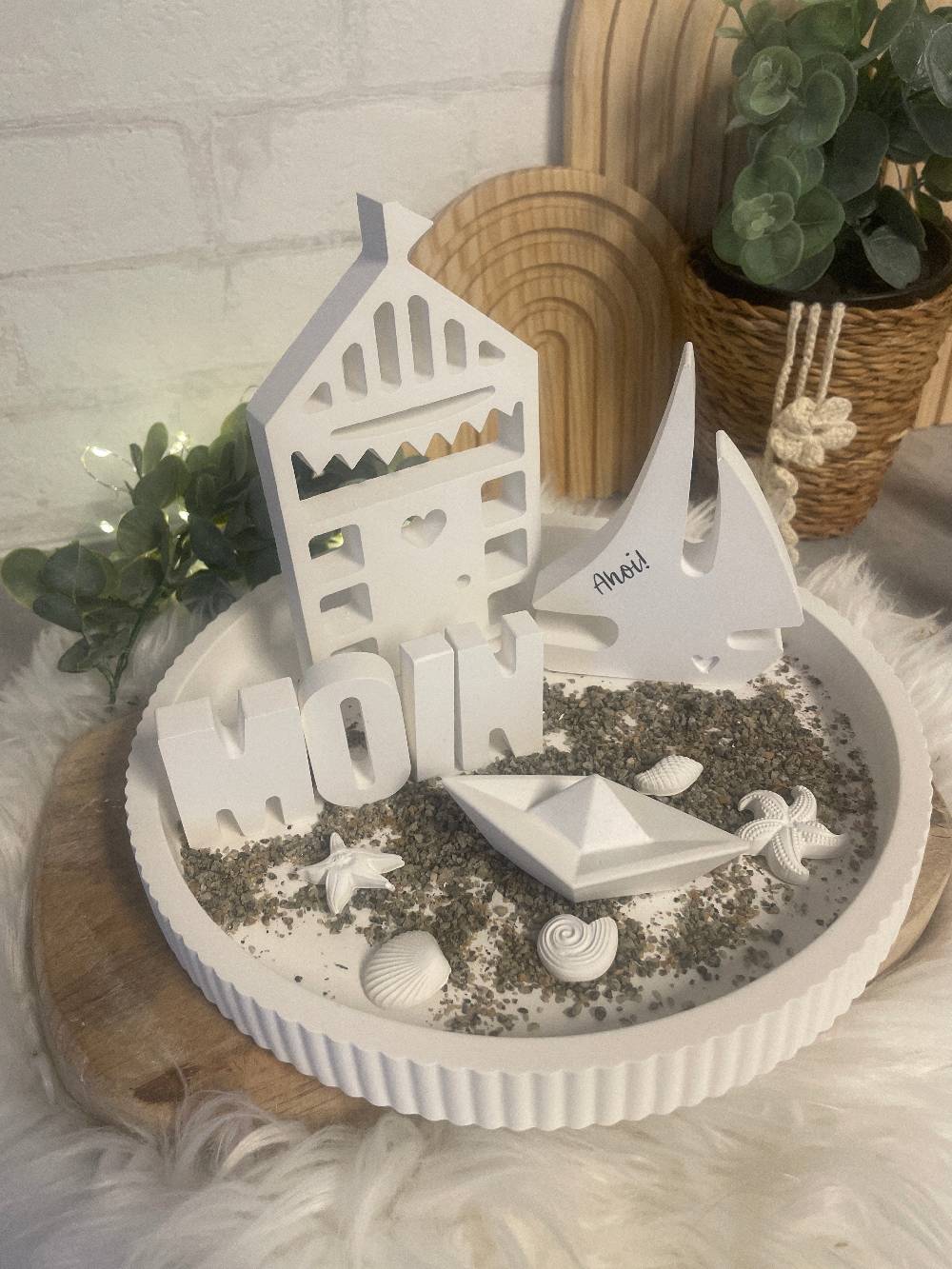 KB Socken Maritimer Deko Teller, Strandhaus, Segelboot, Seestern, Muscheln, Farbe Weiß, Maritime Wohndeko Oder Geschenkidee, Ostseeliebe, Meer