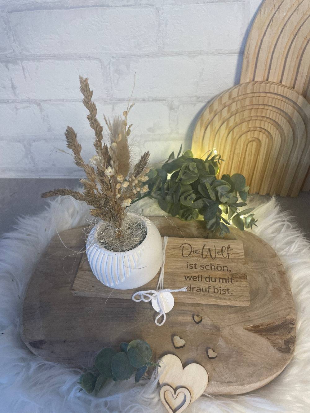 KB Socken Vase Mit Trockenblumen Auf Holztablett Mit Gravur, Geschenk Frau, Geburtstag, Mitbringsel, Geschenke Aus Holz