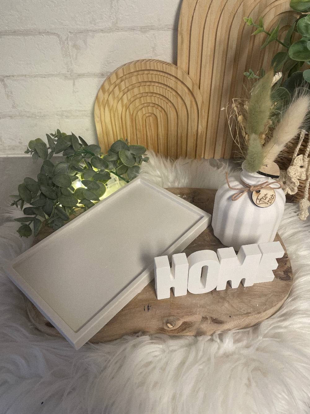 KB Socken Vase Mit Trockenblumen Auf Tablett Mit Schriftzug " Home" Keraflott Formen Wohnakzente, Keramik,Wohndeko, Dekoratives Tablett