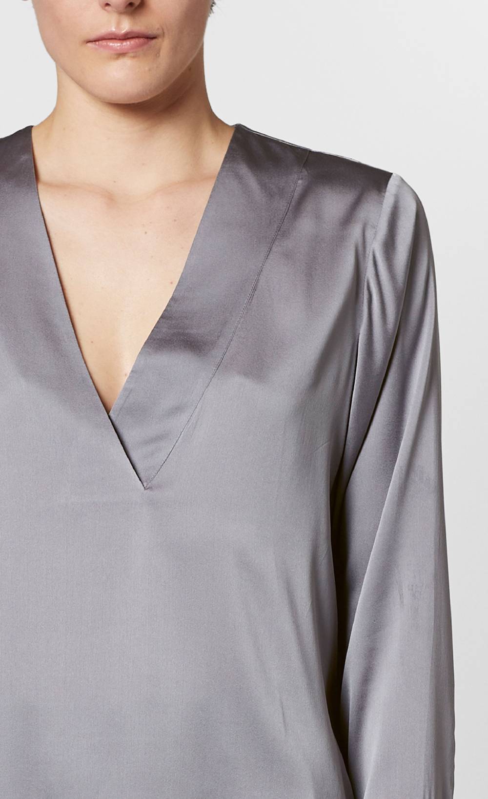 Kiefermann Cetina Seidensatinbluse Mit V-Ausschnitt