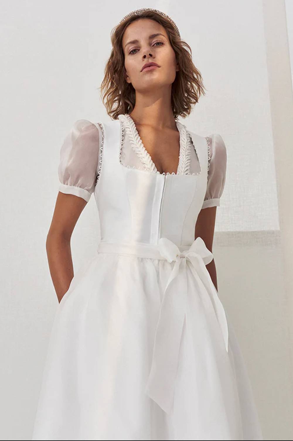 Kinga Mathe Brautdirndl Elea In Weiß