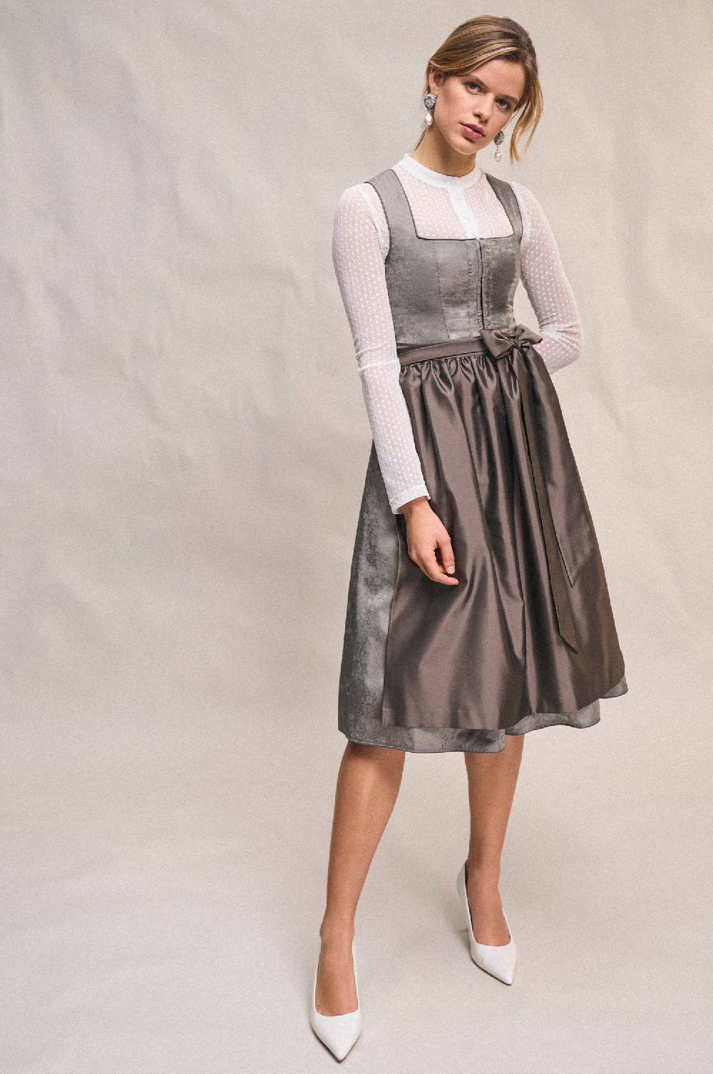 Kinga Mathe Dirndl Fabia In Schlamm