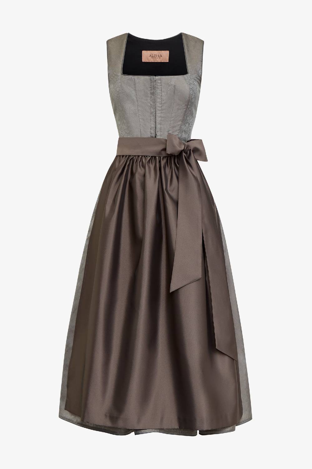 Kinga Mathe Dirndl Fabia in Schlamm