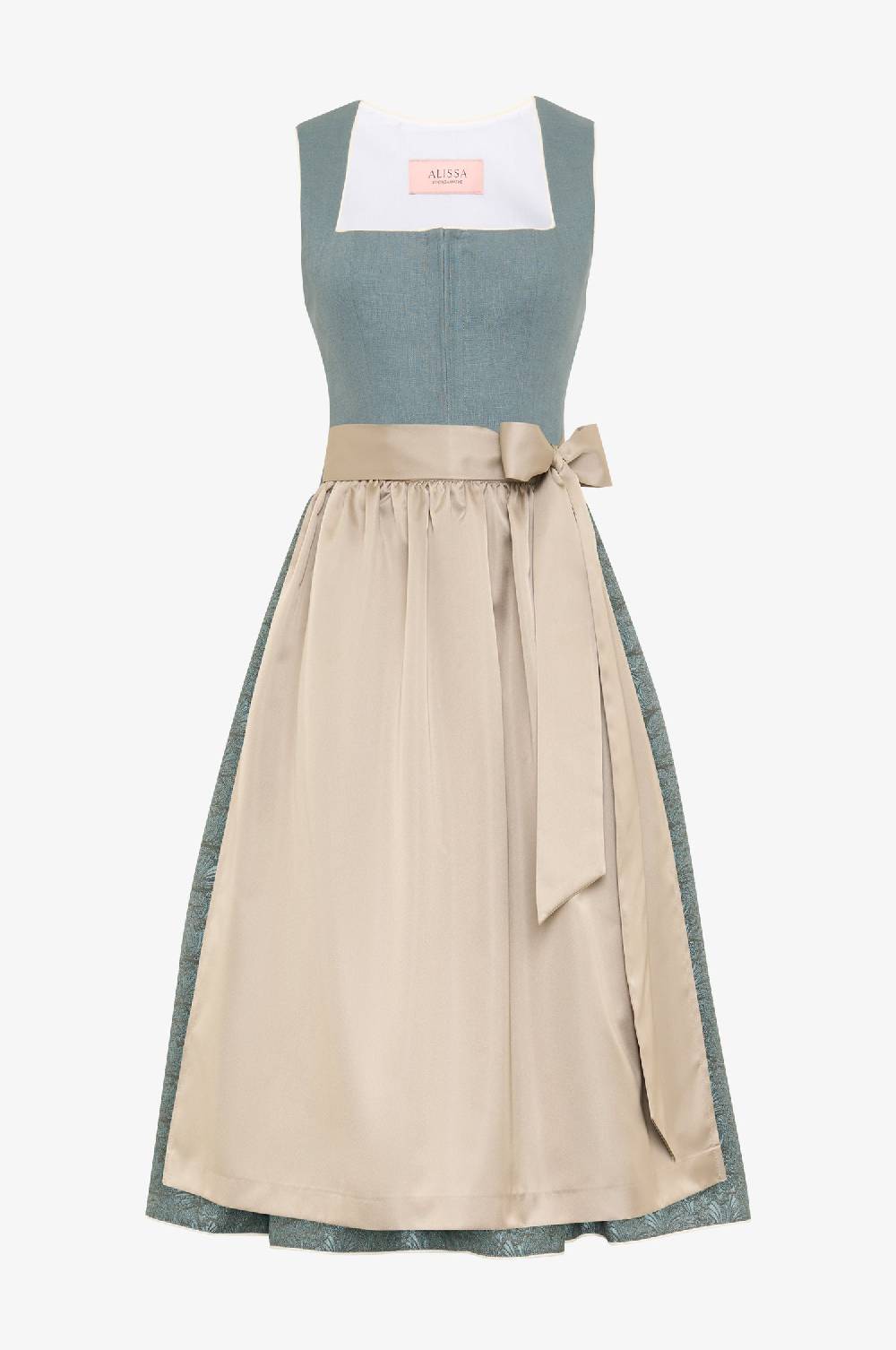 Kinga Mathe Dirndl Irina in Stein