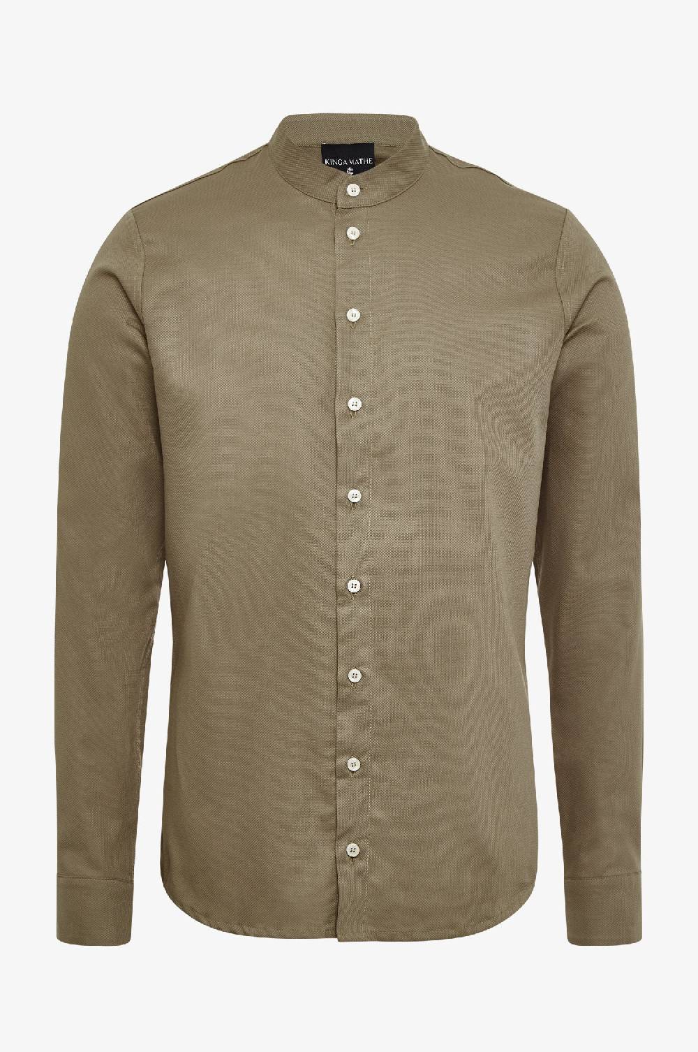 Kinga Mathe Hemd Leo in Schlamm