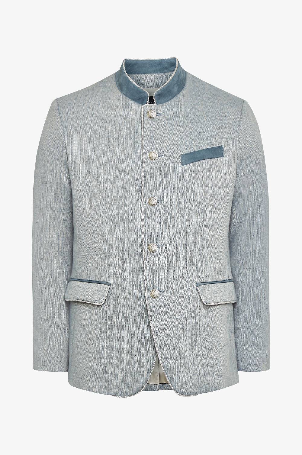 Kinga Mathe Janker Jakob in Hellblau