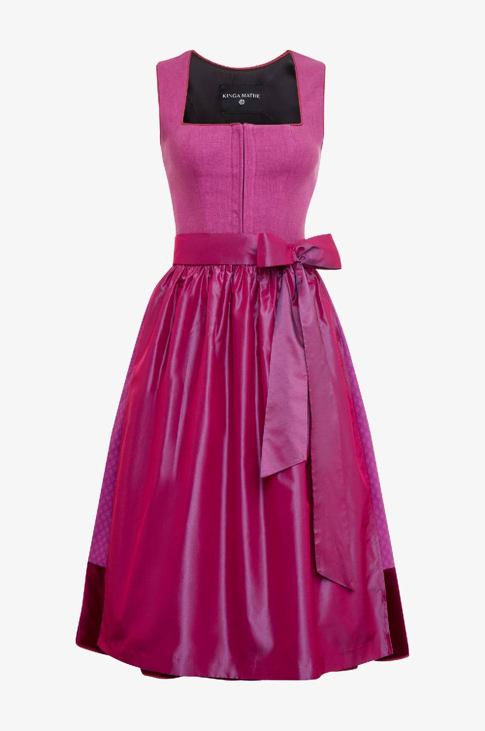 Kinga Mathe Jubiläumsdirndl in Cassis