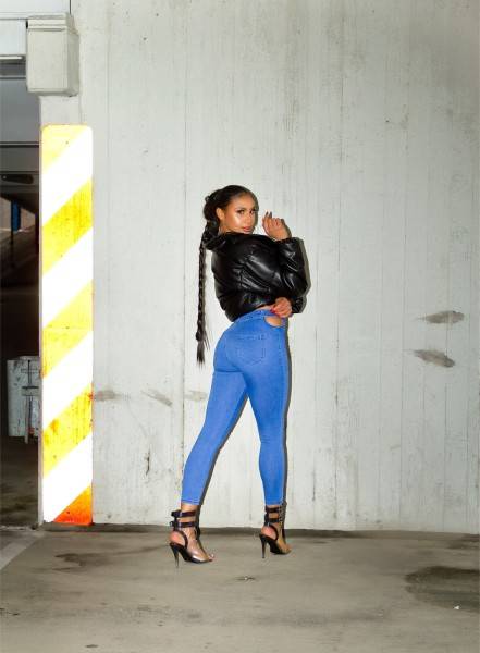 Koucla Sexy Highwaist Jeans Mit Cut-out