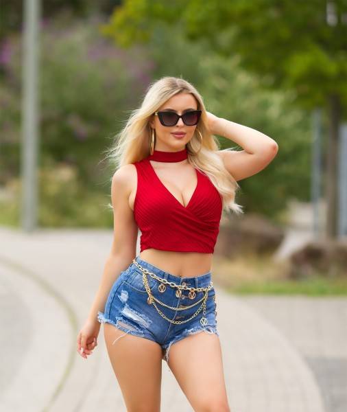 Koucla Sexy KouCla-Crop Top Mit WOW-Dekolletee