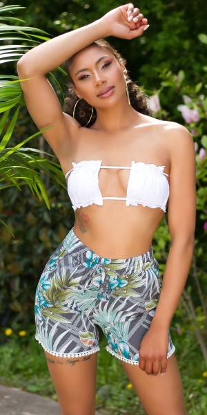 Koucla Trendy Highwaist Shorts mit tropical print