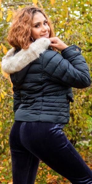 Koucla Trendy Kurze Winterjacke mit Kapuze