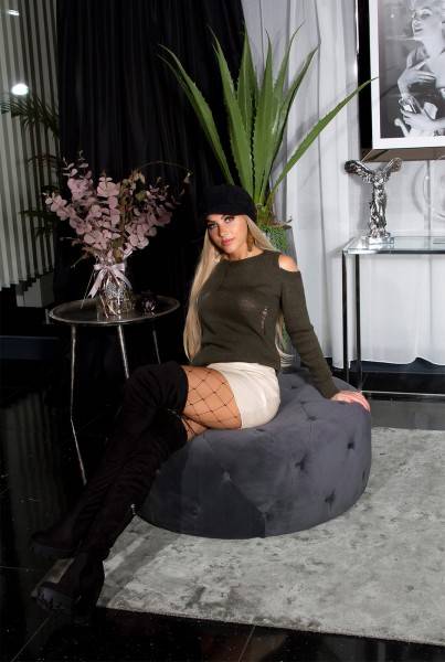 Koucla Trendy KouCla Cold Shoulder Pullover Used Look