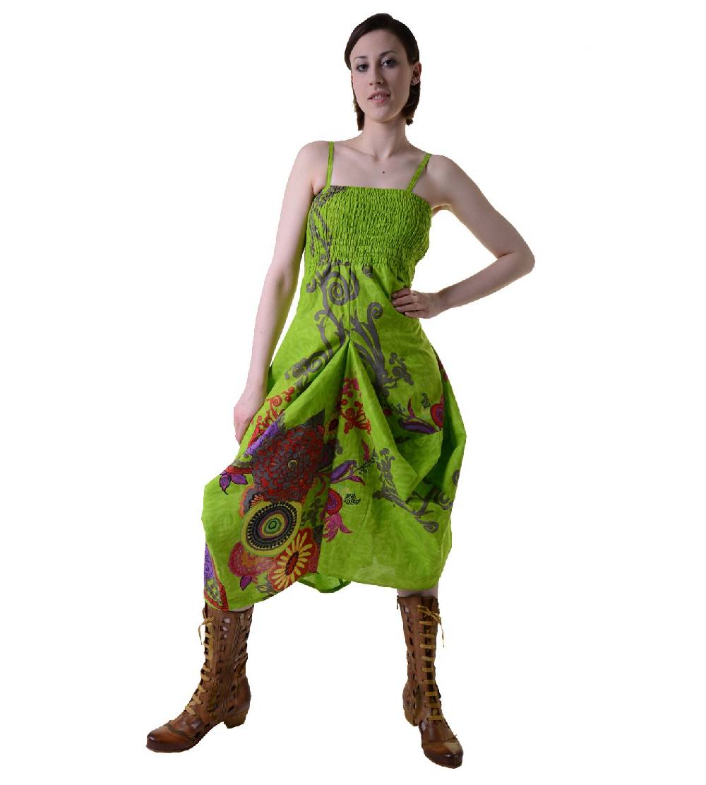 Kunst Und Magie Farbenfrohes Goa Sommerkleid Mit Trendigen Blumenmustern