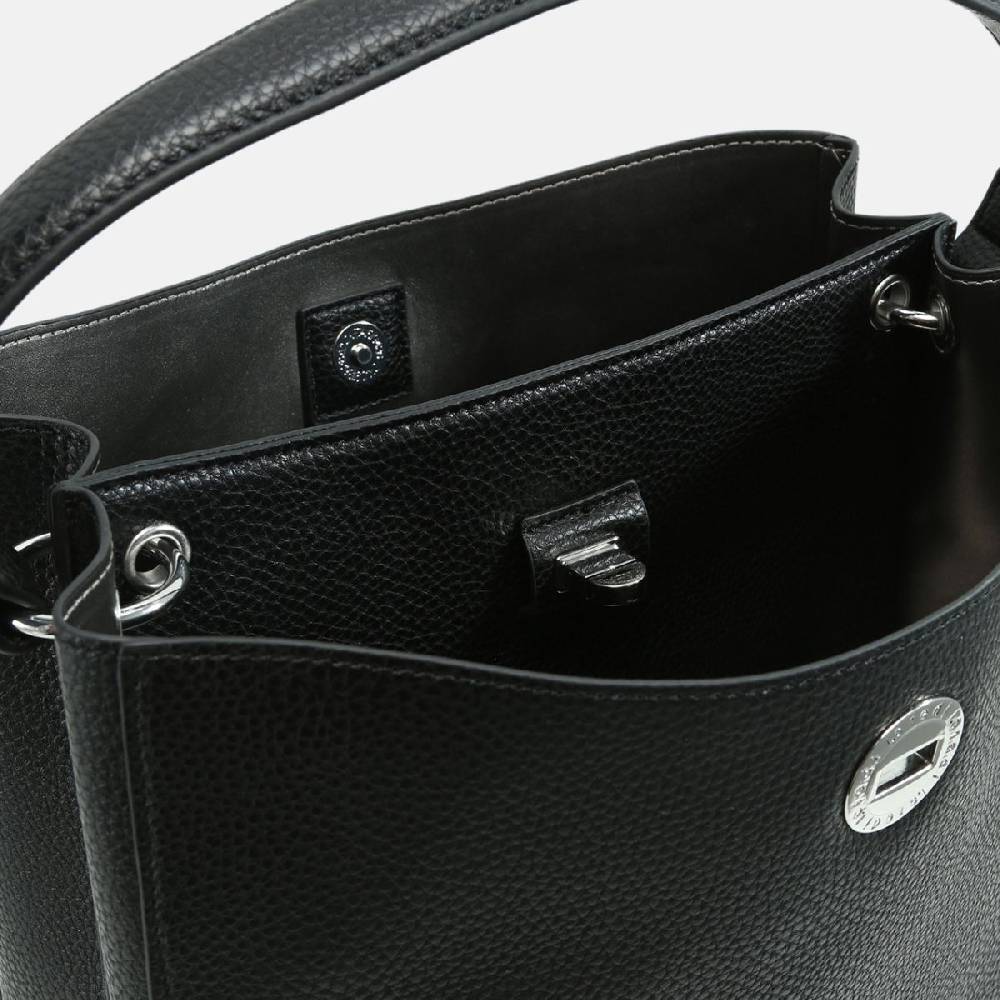 L. Credi Carla Hobo Schwarz