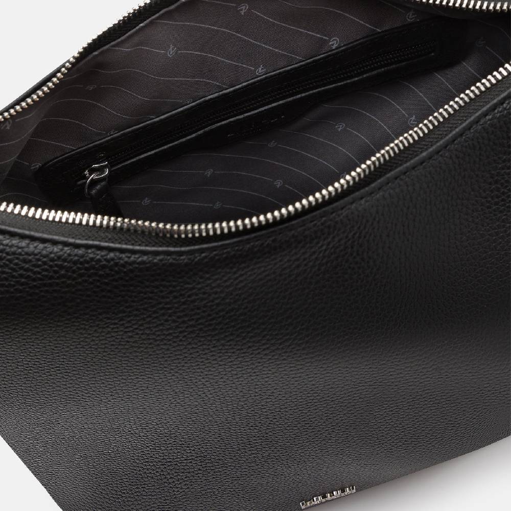 L. Credi Olga Hobo Schwarz