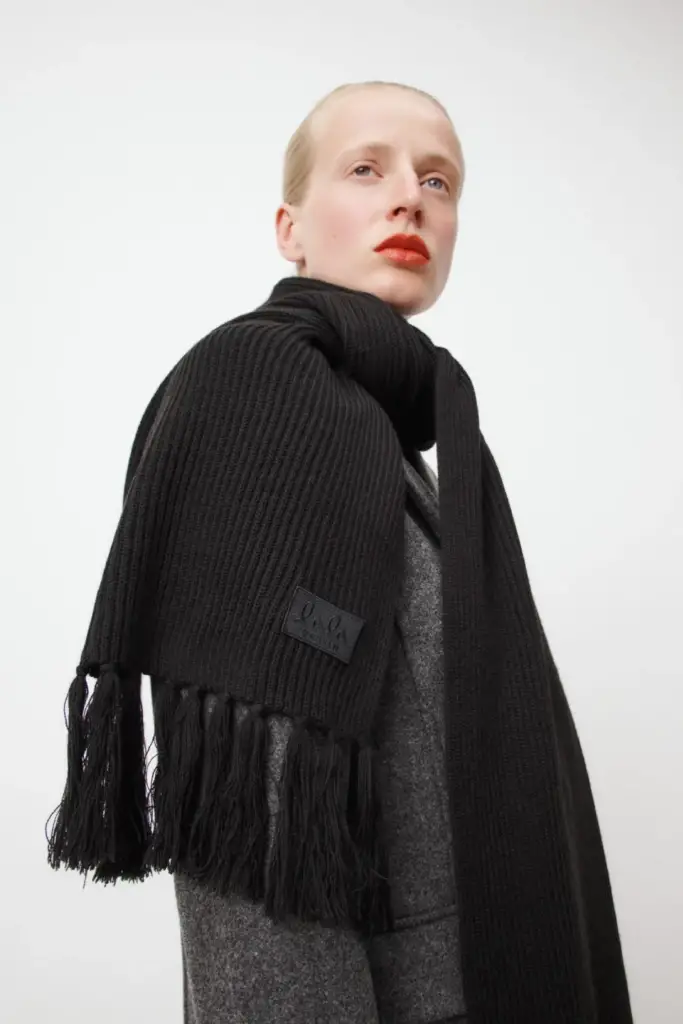 Lala Berlin Scarf Aminas wool mix lala black Lala Berlin Scarf Aminas wool mix lala black