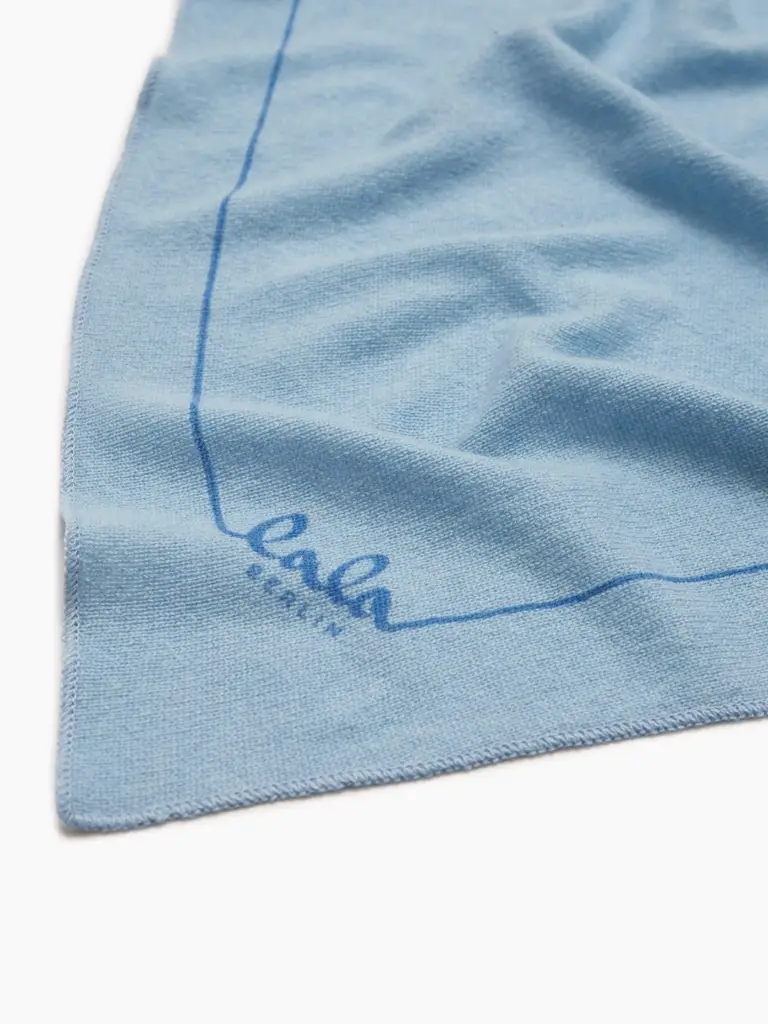 Lala Berlin Triangle Solid M Cashmere Atlantic