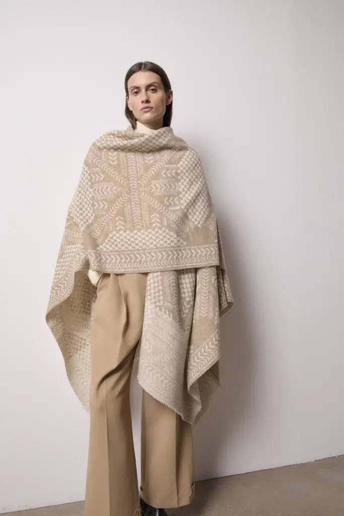 Lala Berlin Poncho Pineo Wool Mix Heritage Star Sand