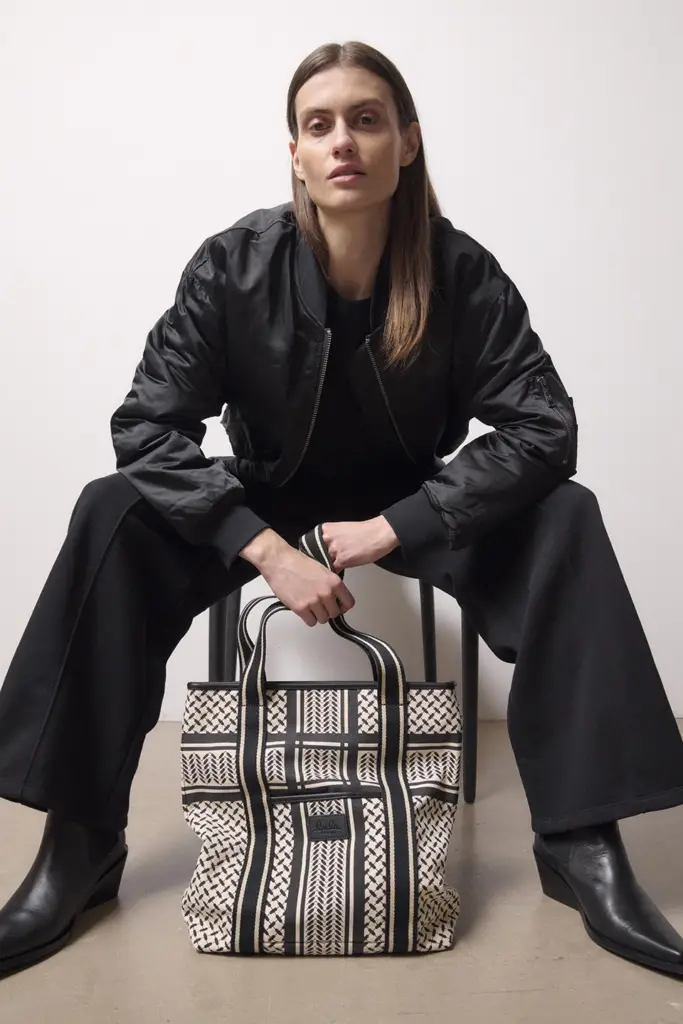 Lala Berlin Tote Carmela 2.0 canvas heritage stripe black