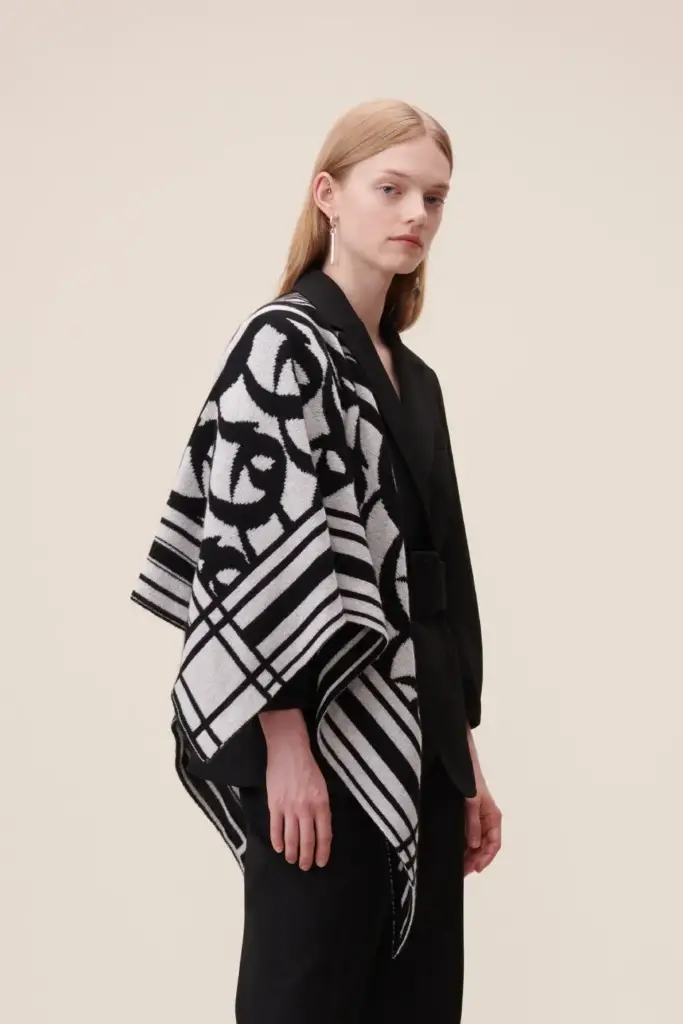 Lala Berlin Triangle Monogram Goober cashmere black