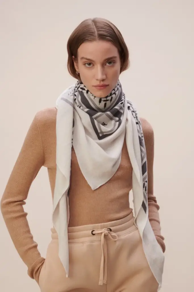 Lala Berlin Triangle Trinity Classic L cashmere off white Lala Berlin Triangle Trinity Classic L cashmere off white