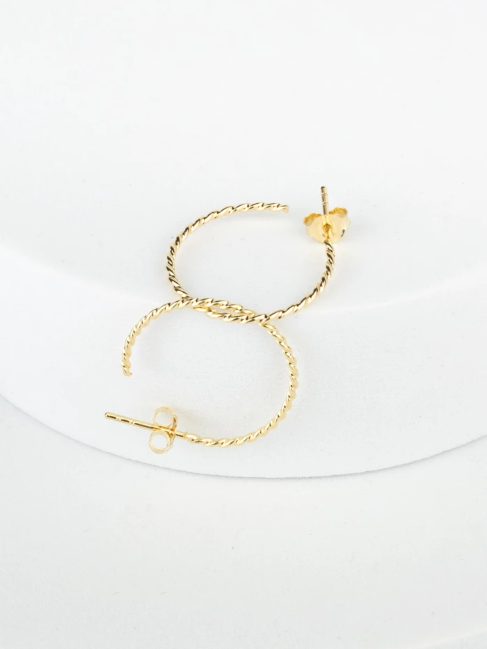 Lanius Gedrehte Creolen mit Stecker M - Fejn