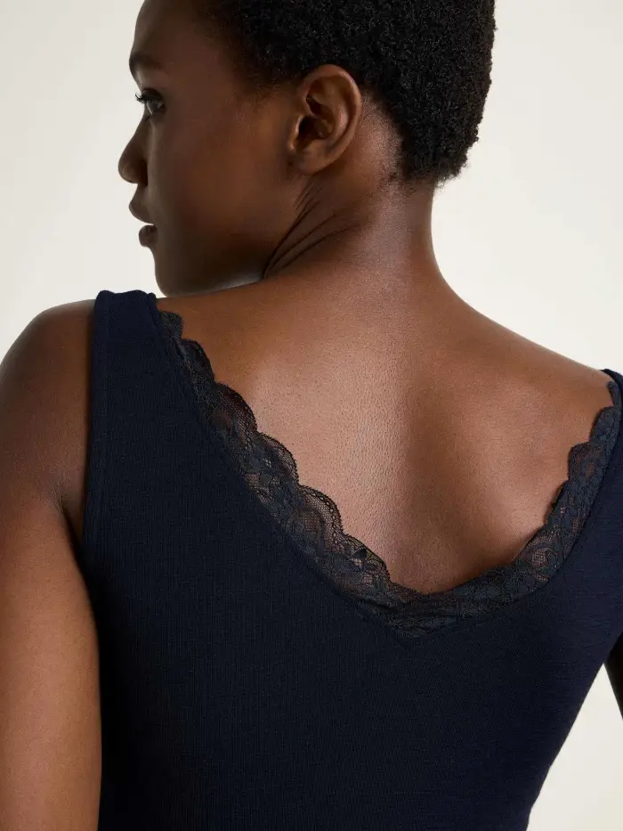 Lanius Top Mit Spitze (GOTS)