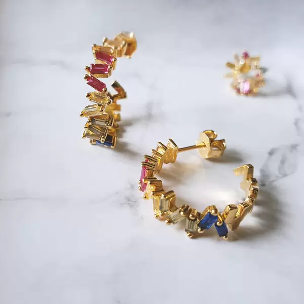 Leaf Jewelry Creole ICE CUBE, Multi Colour Zirkonia, 18 K Gelbgold Vergoldet