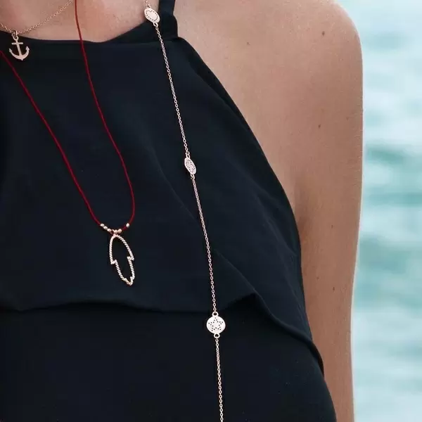 Leaf Jewelry Glückshalskettchen Fatima's Hand, 18 K Rosegold, Beige