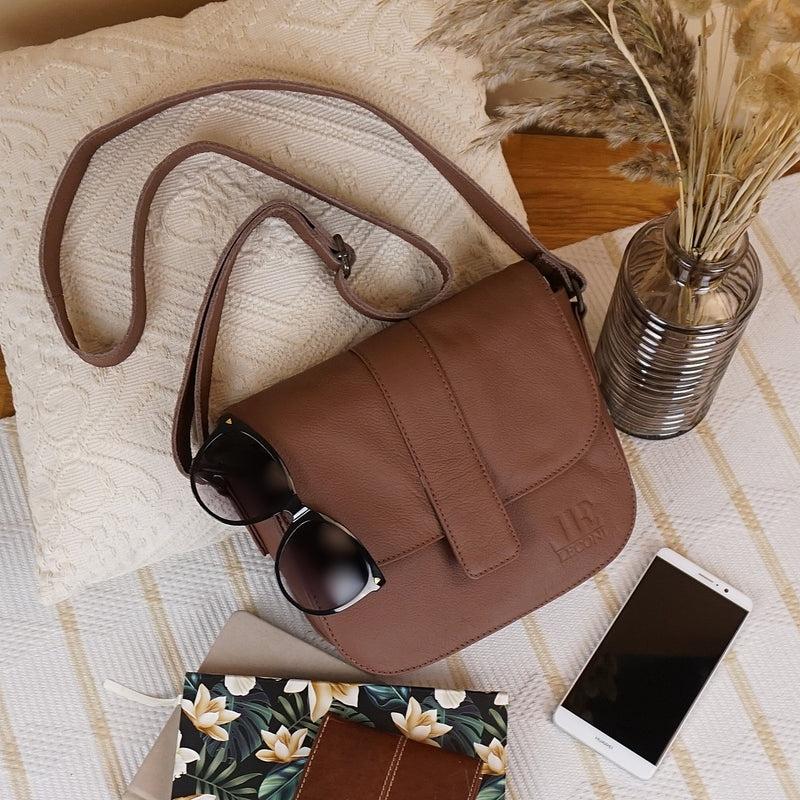 Leconi Kleine Schultertasche Umhängetasche Damentasche Leder Rehbraun LE0074