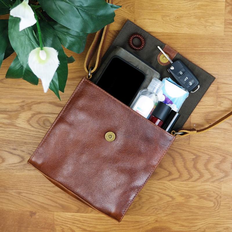 Leconi Kleine Schultertasche Umhängetasche Damentasche Leder Braun LE3082