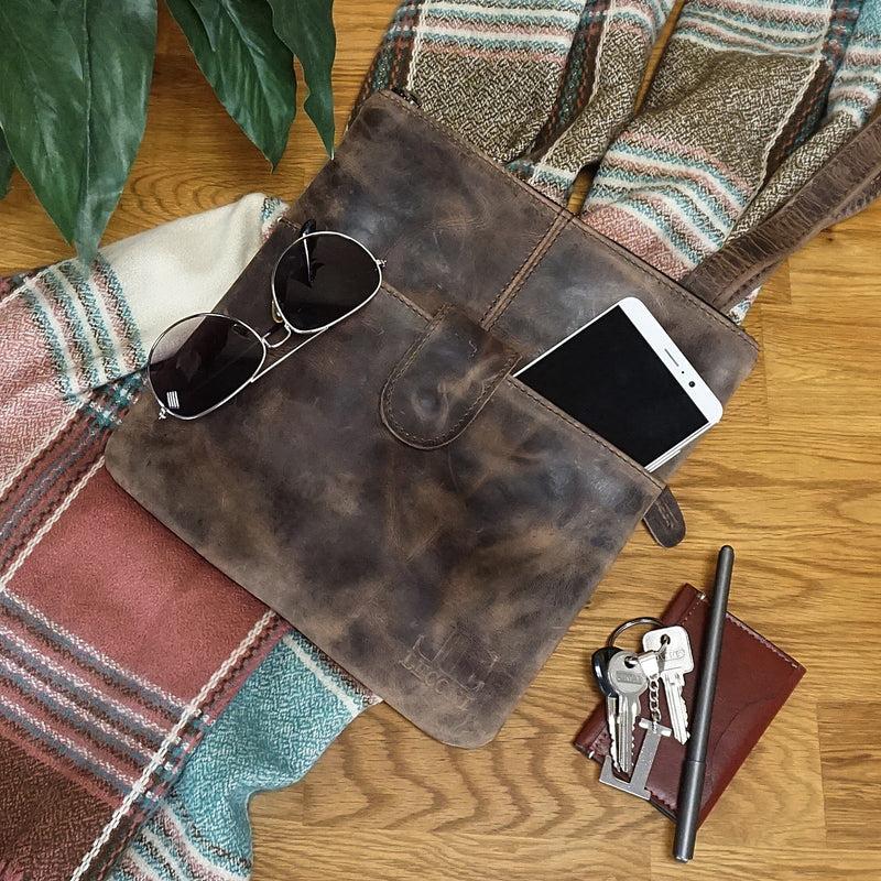 Leconi Kleine Umhängetasche Damentasche Herrentasche Ledertasche Schlamm LE3060