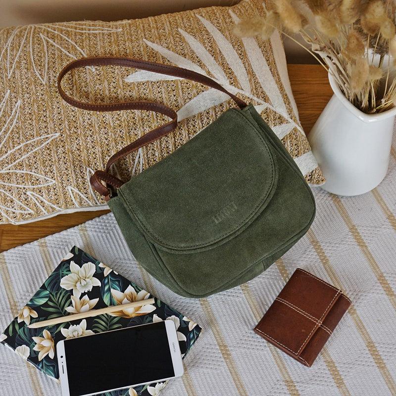 Leconi Kleine Umhängetasche Ledertasche Damentasche Schultertasche Veloursleder Grün LE3047