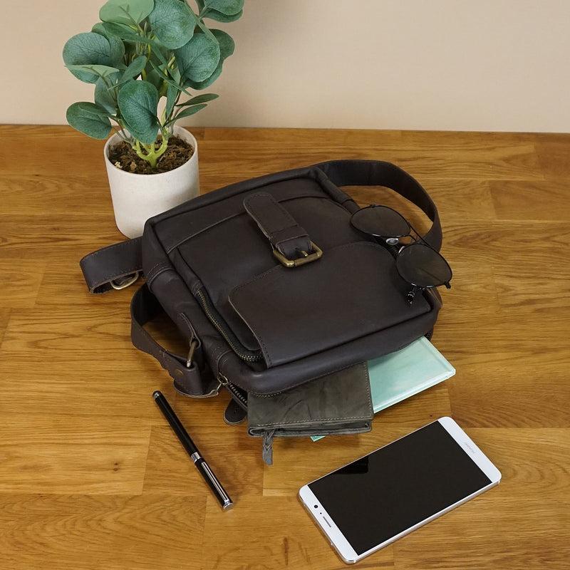 Leconi Kleine Umhängetasche Schultertasche Freizeit Leder Dunkelbraun LE3042