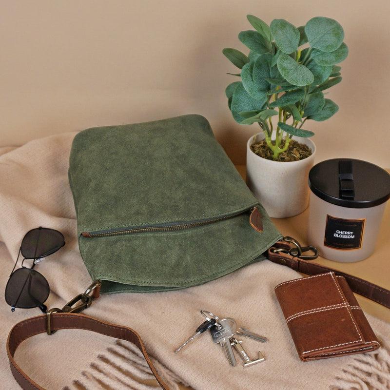 Leconi Kleine Umhängetasche Schultertasche Freizeittasche Wildleder Grün LE3049