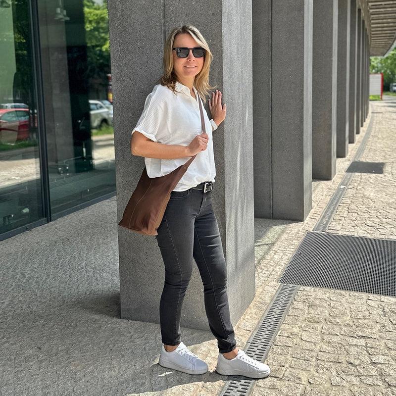 Leconi Mittlere Umhängetasche Schultertasche Beuteltasche Damentasche Leder Rehbraun LE0072